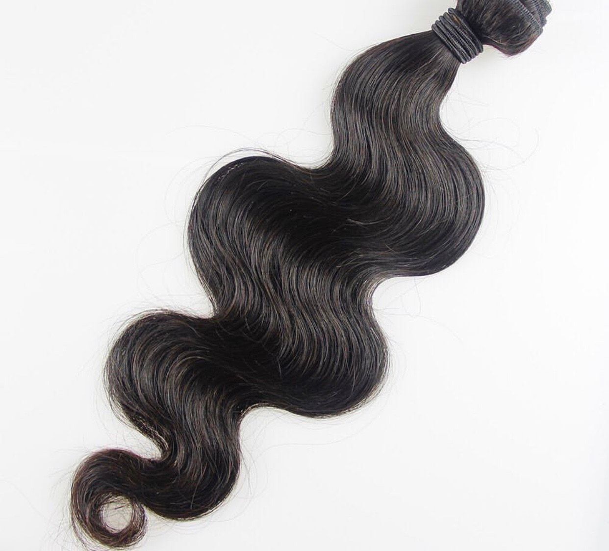 Cryssi C Beauty | Loose Wave Bundle