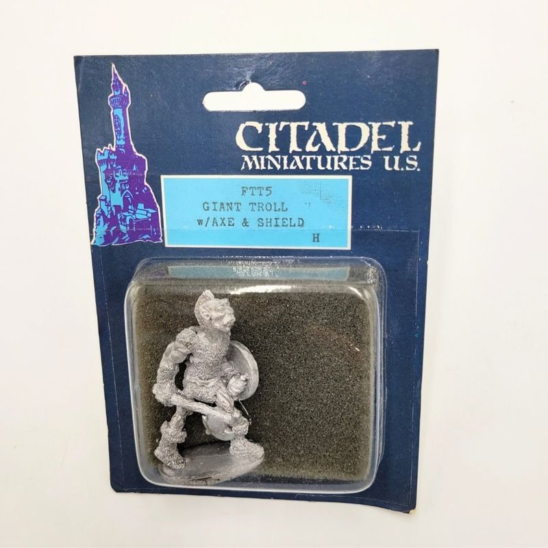 GIANT TROLL w/ AXE &amp; SHIELD