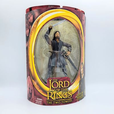 LotR: THE TWO TOWERS FIGURE - HELM&#39;S DEEP ARAGORN