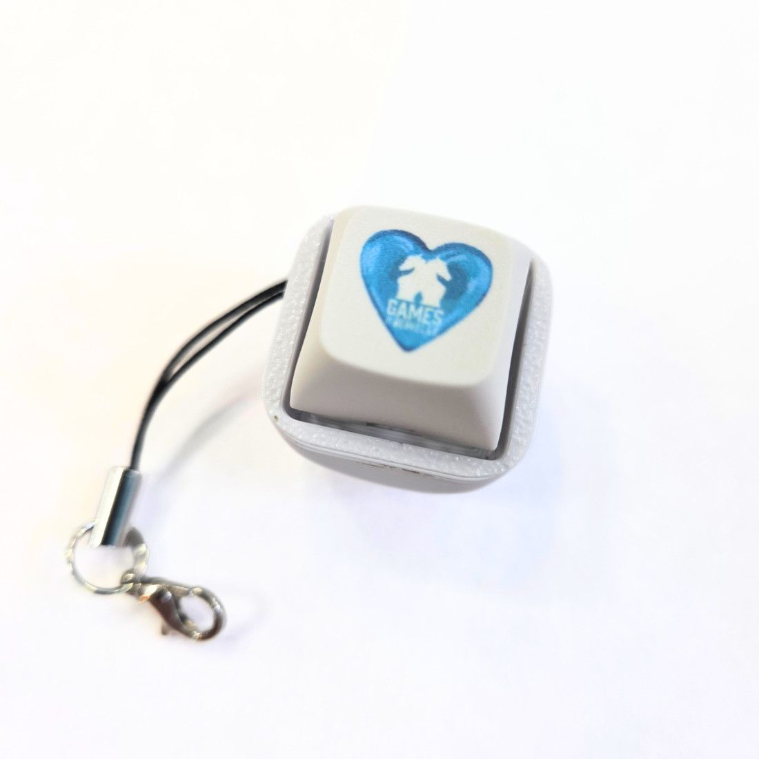 KEY CAP CLICKER CHARM - 1-Key GoB Bubble (White w/ Blue Heart)
