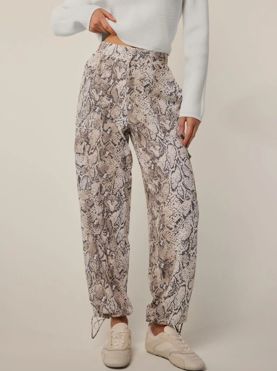 Wolf Scales Ashe Cargo Pant