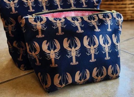 Black and Gold Lobster Velet Traveller Medium Bag