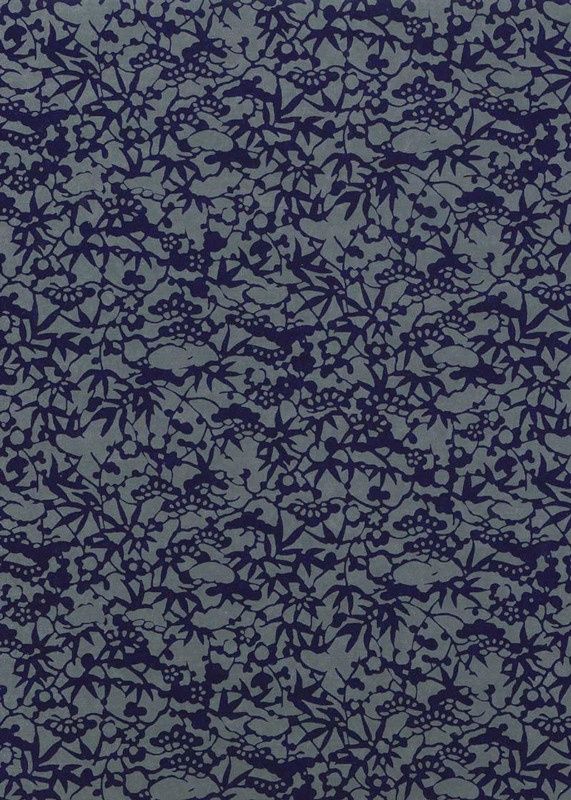 Papier Chiyogami 520C 19 1/2"x26"- Motif botanique bleu foncé sur fond gris