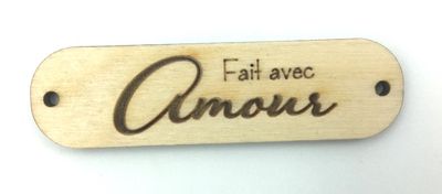 Bouton Fait avec amour 2" 1/4 x 5/8