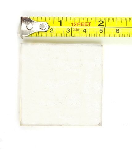 Carré de 2"x1/4" en plexiglass clair