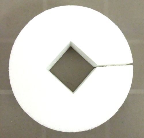 Disque en styromousse 17.5cmx4cm avec carré vide intérieur