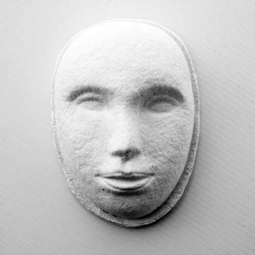 Masque en papier mâché