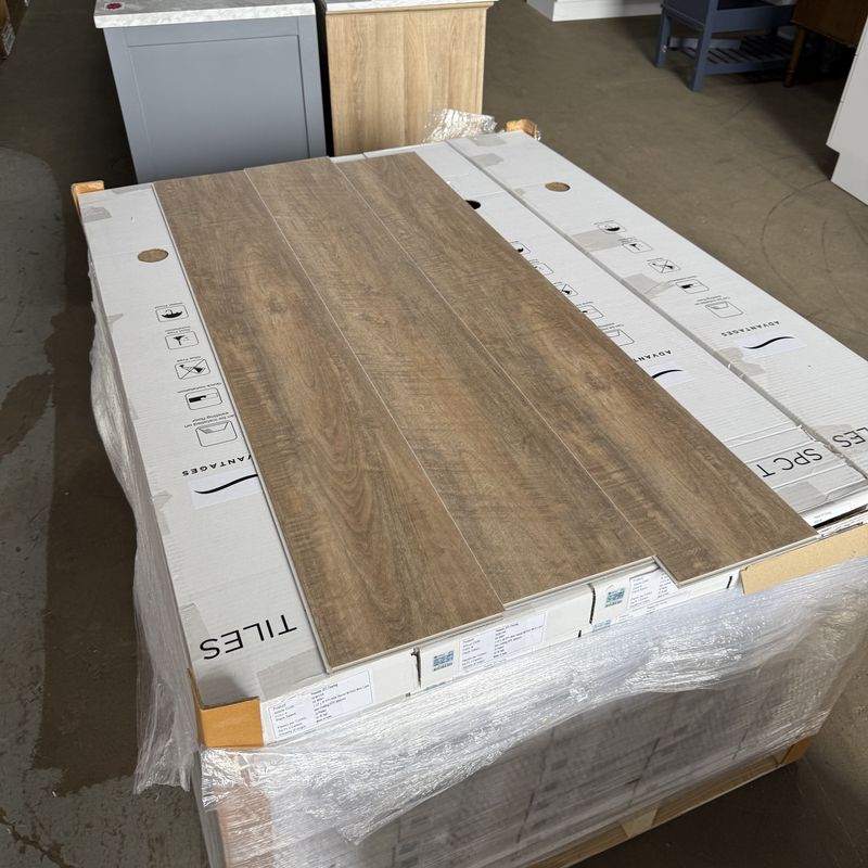 Beaver brown spc waterproof vinyl flooring click lock 20 mil -2 per sqft