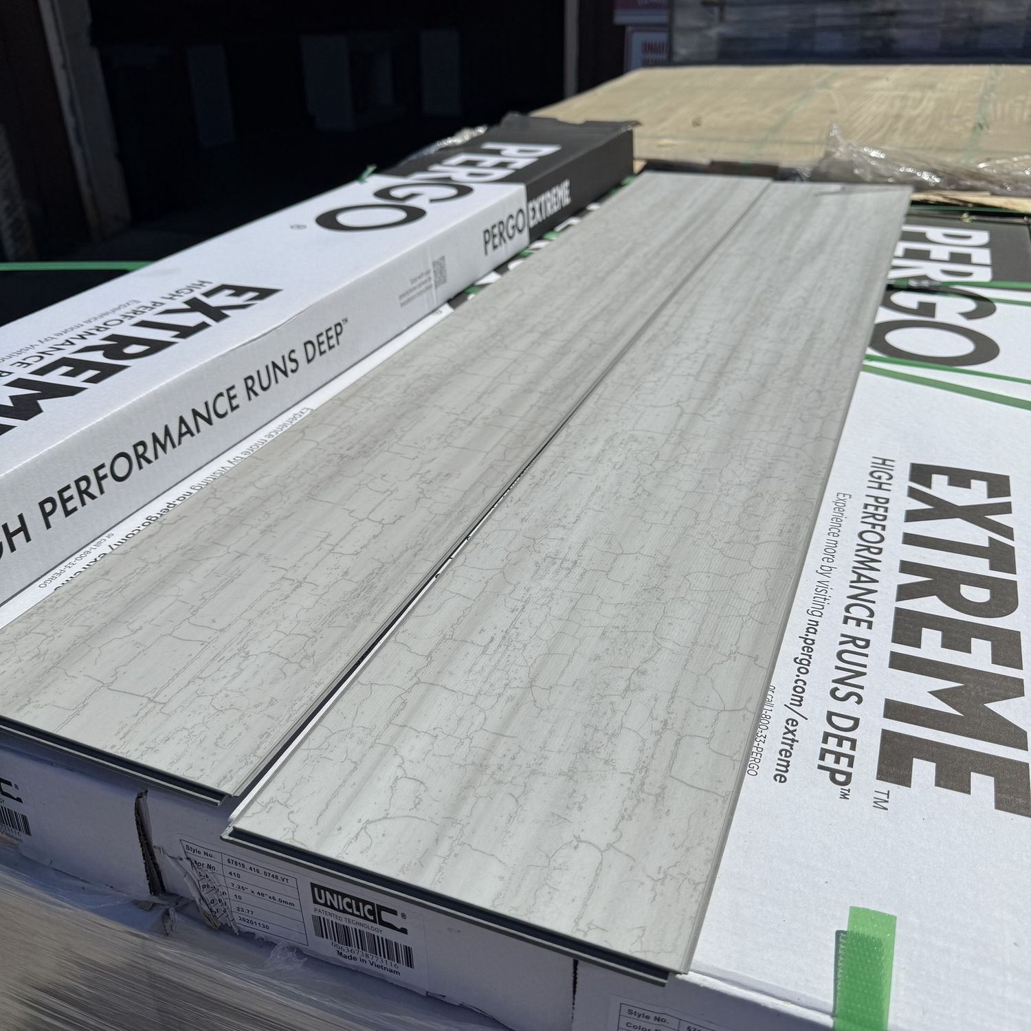 Pergo Extreme Wood Originals Pearl 7&quot; x 48&quot; Luxury Vinyl Plank-20 mil/6 mm thick