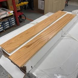 31 cases hardwood flooring -850 sqft