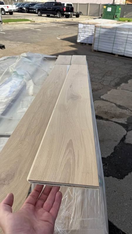Eko Madera engineered hardwood flooring 9/16” x 7” x7.2’ long 25.2 sqft per box