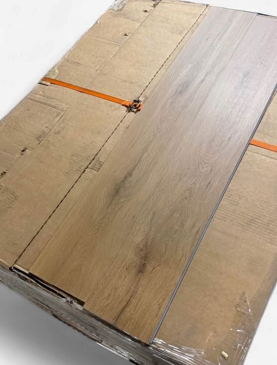 Pallet of 35 cases waterproof vinyl flooring lina ridge oak