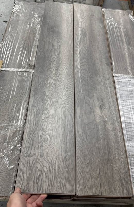 Brookstone Oak 12 mm T x 8 in. W Waterproof Laminate Wood Flooring