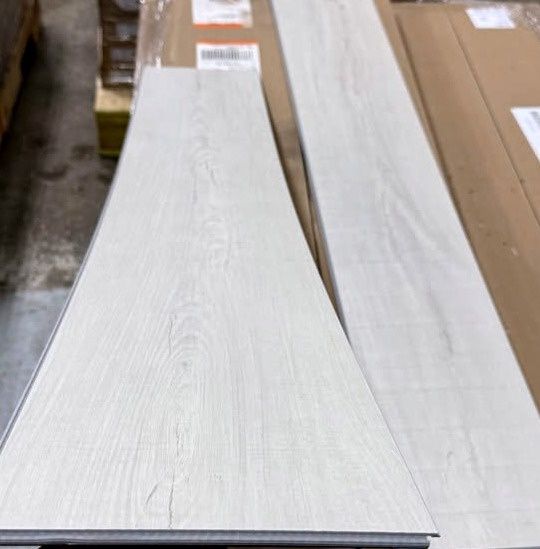 Silverbow 12 MIL x 7 in. x 48”in. White-Gray Scratch Resistant Click Lock Vinyl Plank Flooring