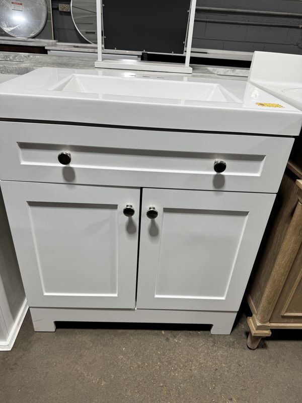 Everdean White 30 in. x 19 in. Bathroom Vanity