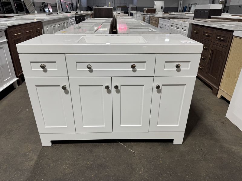 Everdean 48 in. X 19 in. Bathroom Vanity in White with Cultured Marble Sink Top