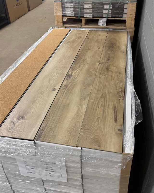 Shadow Hickory WPC waterproof vinyl flooring 8 MM 28 Mil Cork backing