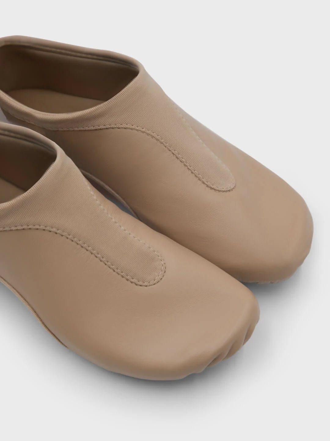 VIBE JAZZ SHOE, Color: Caramel, Size: 5, Width: M