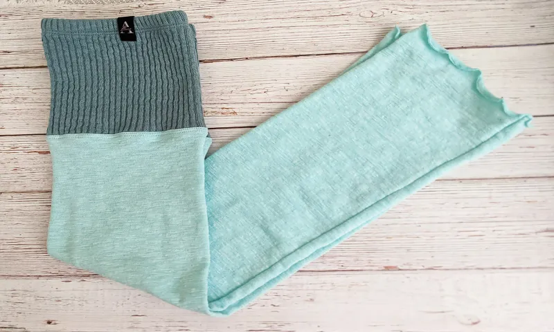 Lea Leg Warmer -Milky Blue