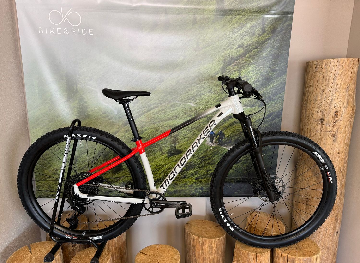 Mondraker Chrono DC in der Größe S