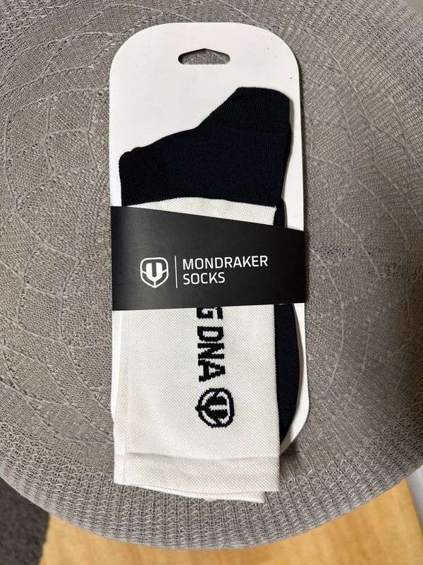 Mondraker Socken in der Größe S/M (39-42) Mondraker Socken in der Größe S/M (39-42)