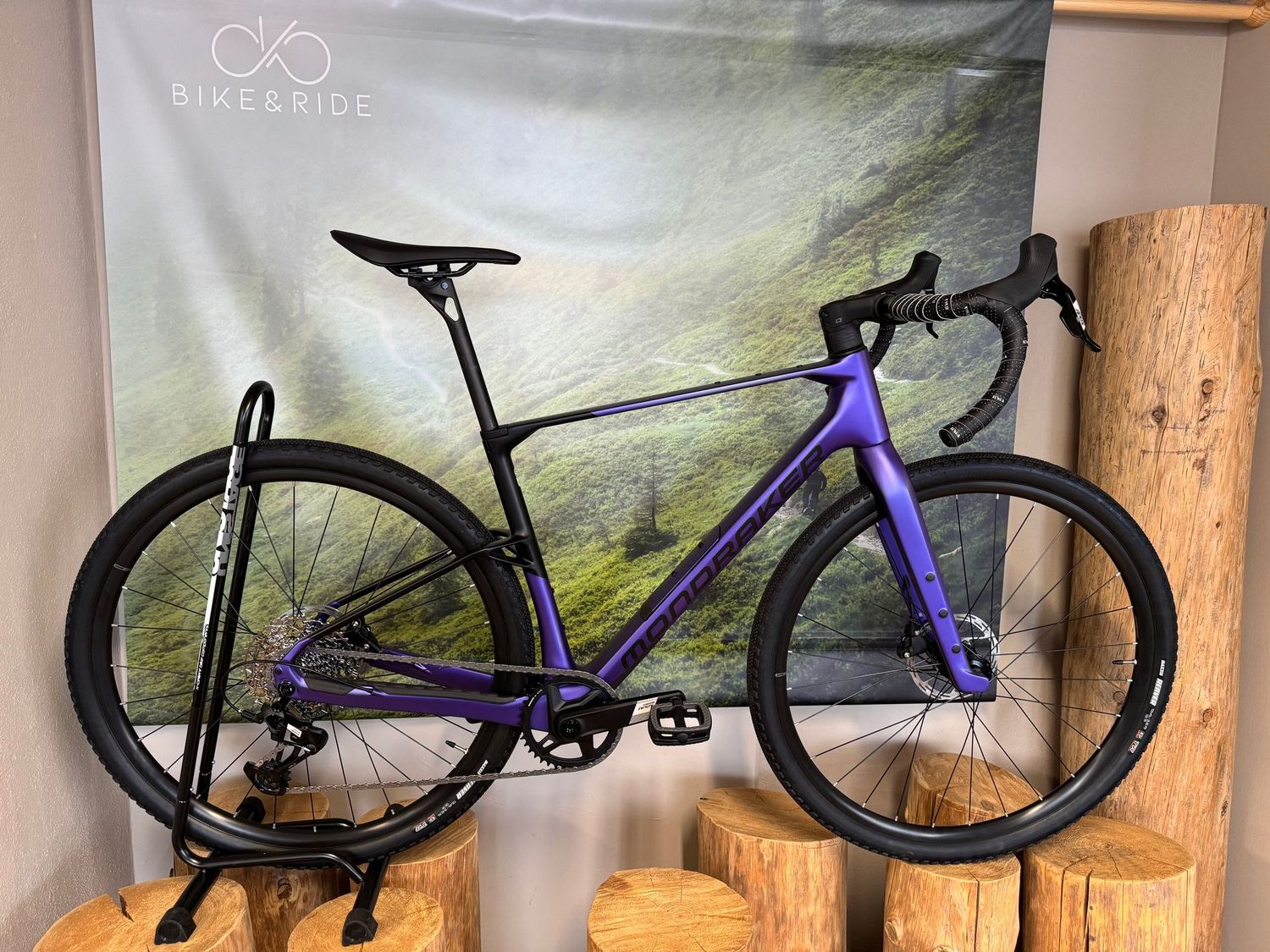 Mondraker Arid Carbon S in der Größe M/L Mondraker Arid Carbon S in der Größe M/L