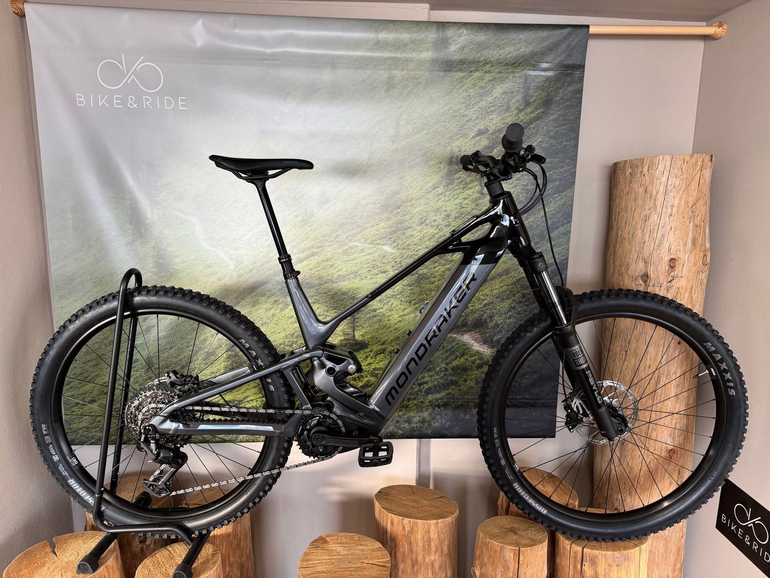 Mondraker Scree S 600 in der Größe L Mondraker Scree S 600 in der Größe L