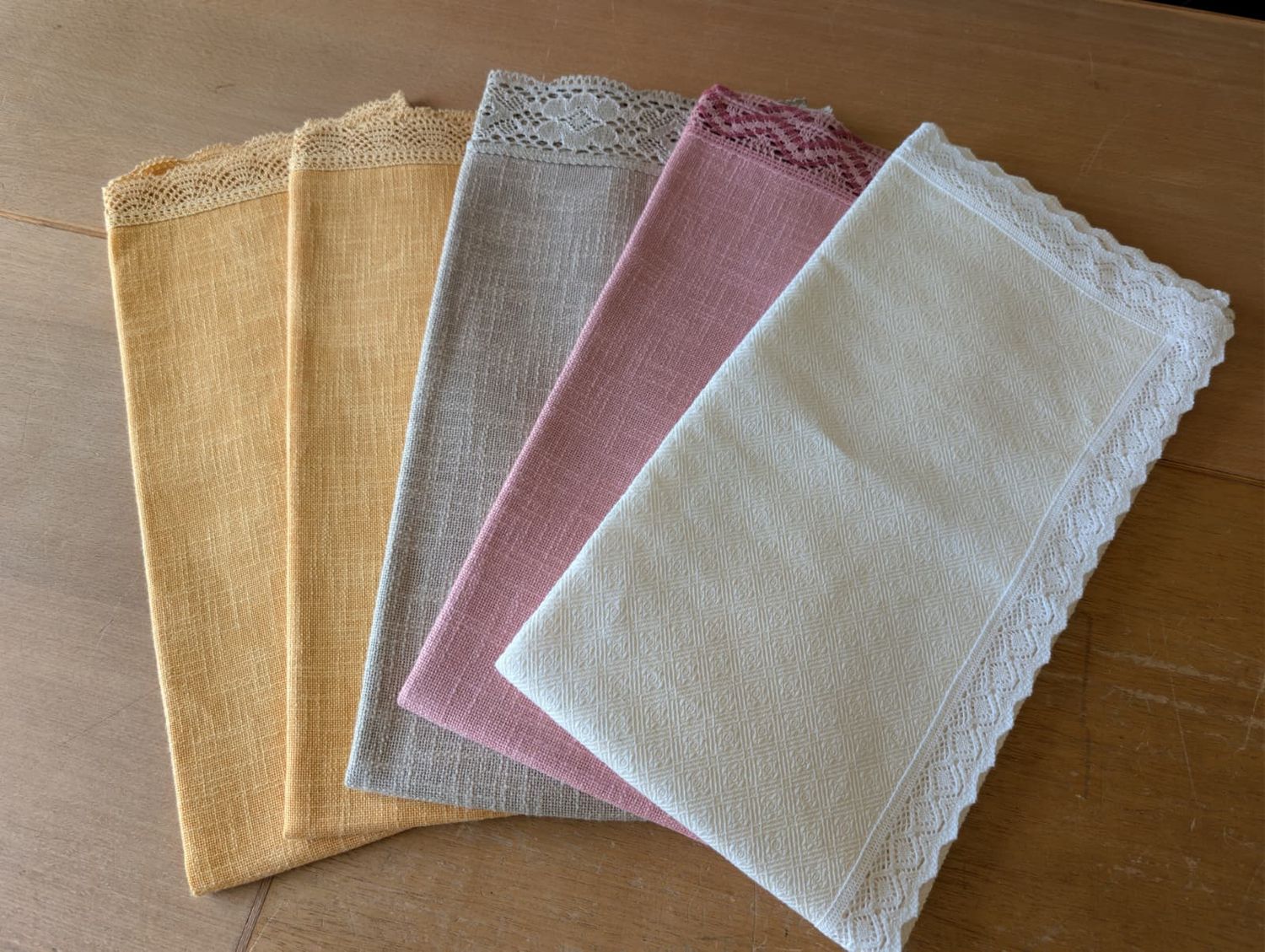 Mitteldecke mit Spitze Mitteldecke mit Spitze