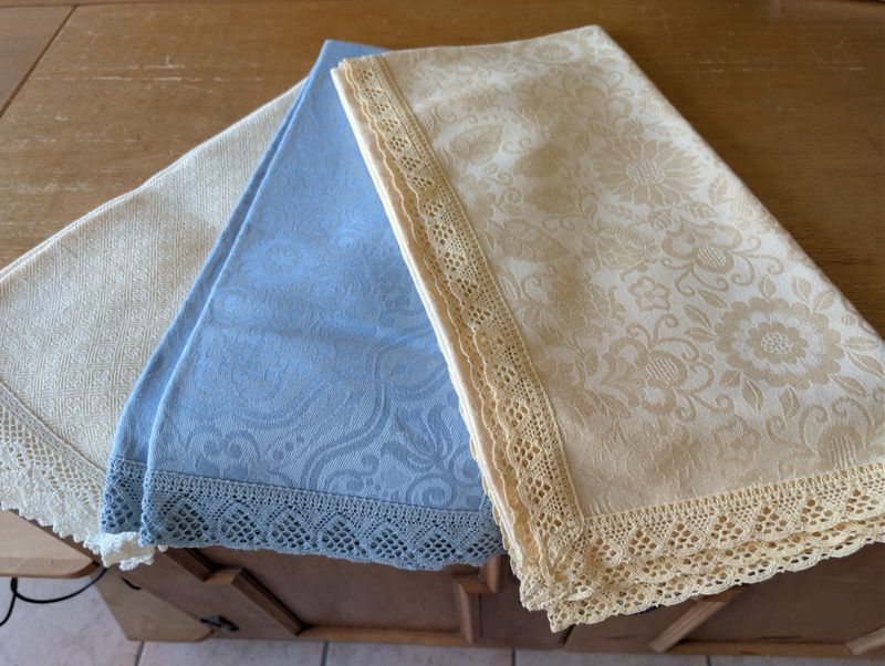 Mitteldecke mit Spitze Mitteldecke mit Spitze