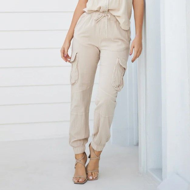 Women&#39;s Cargo Pants - Beige