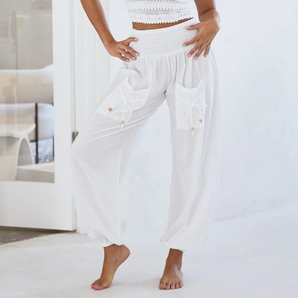 Women&#39;s Two Pocket Oversized Pants - White