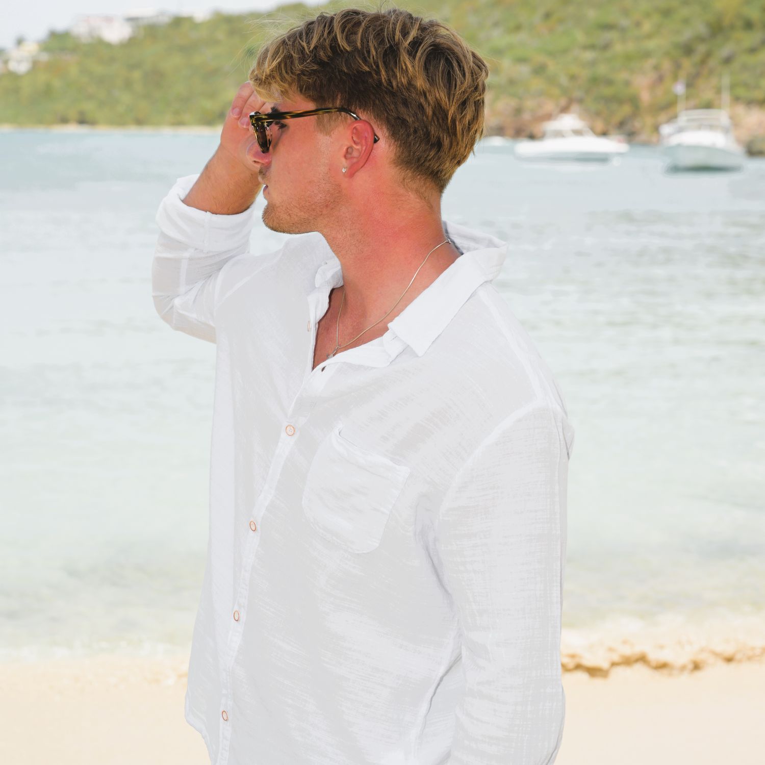 Men&#39;s L/S One Pocket Classic Button Down Shirt - White
