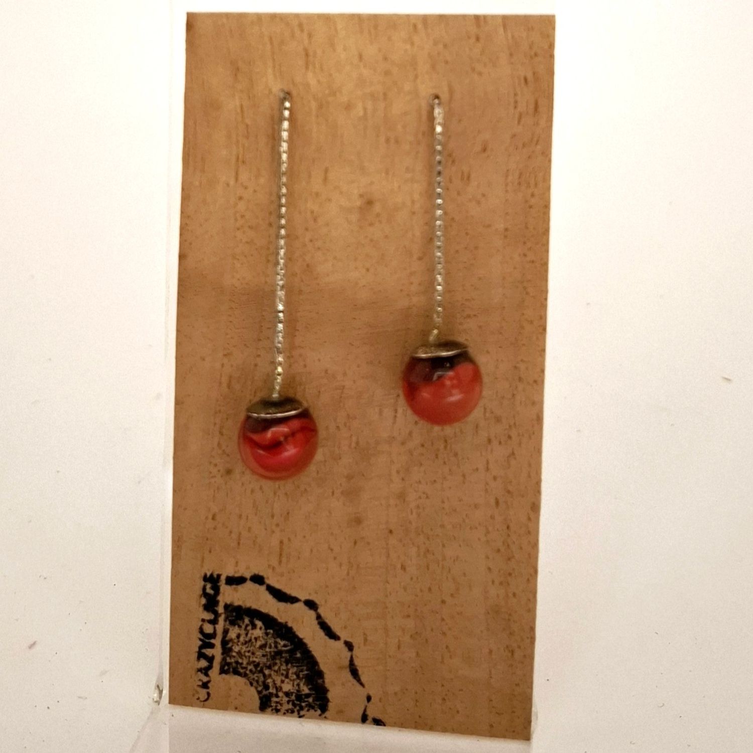 Crazyclage oorbellen verguld zilver met rode knikker