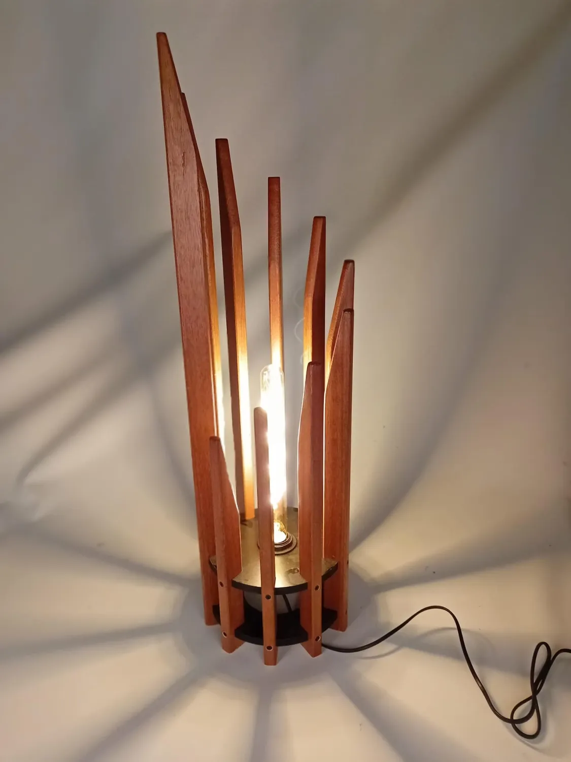 Staande kamerlamp M baleinen | De Brug Staande kamerlamp M baleinen | De Brug