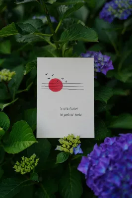 In stilte fluistert, kaartje Emma Nieke