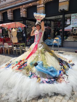 Zinderding en REST : verhalenjurk en workshop siertapijtje weven