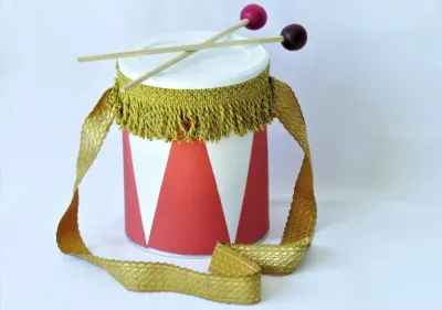 Verjaardagsfeest voor 4- tot 6-jarigen: Trommel knutselen Verjaardagsfeest voor 4- tot 6-jarigen: Trommel knutselen