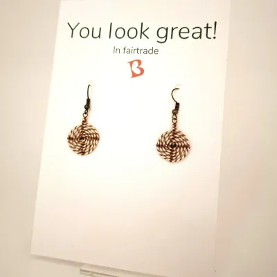 Oorbellen | KIBIBI | wit katoen & koperdraad | upcycled & fairtrade Oorbellen | KIBIBI | wit katoen & koperdraad | upcycled & fairtrade