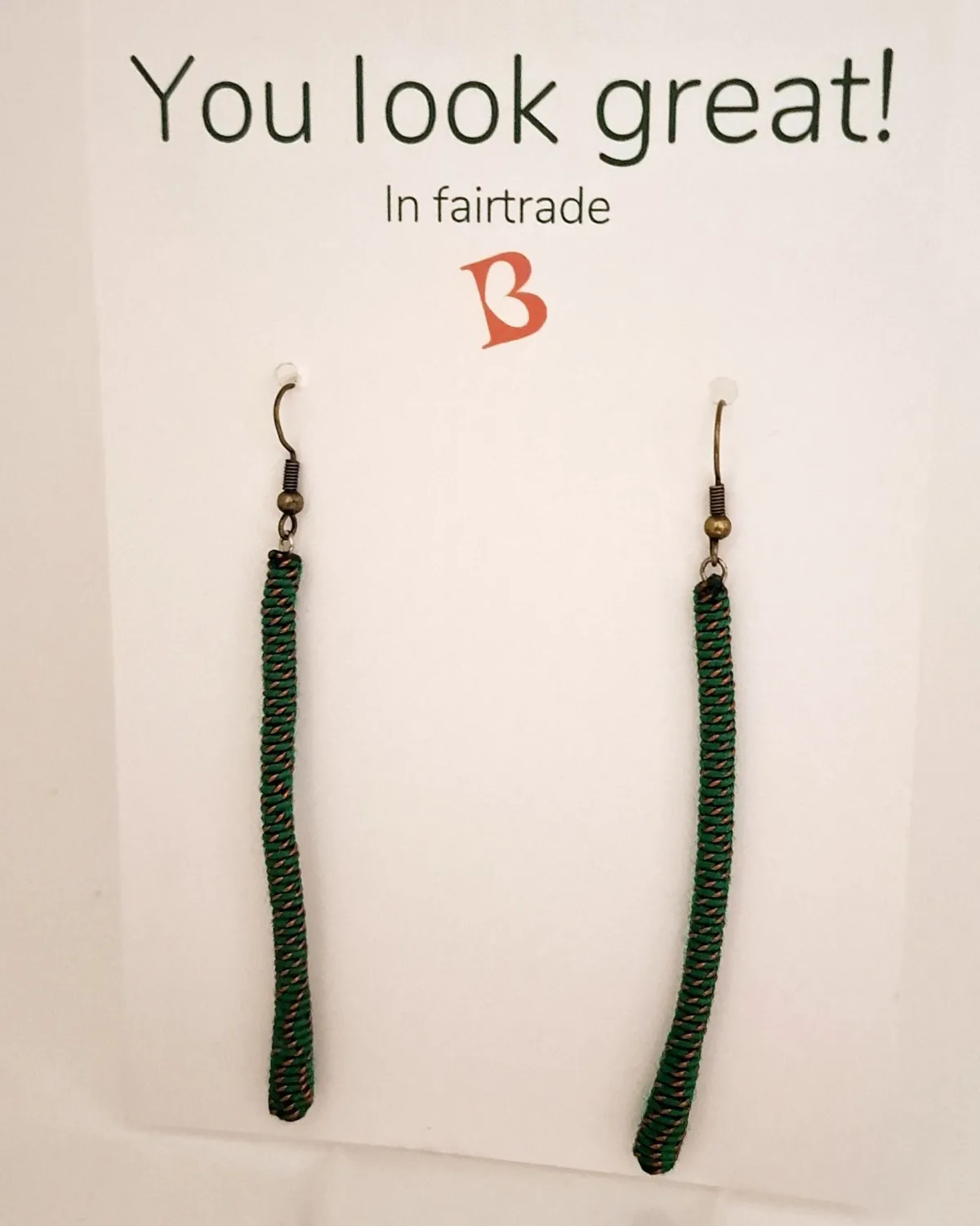 Oorbellen | KIBIBI | groen katoen en koperdraad | upcycled & fairtrade Oorbellen | KIBIBI | groen katoen en koperdraad | upcycled & fairtrade