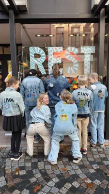 Verjaardagsfeest voor 9+: Jeansjasjes pimpen