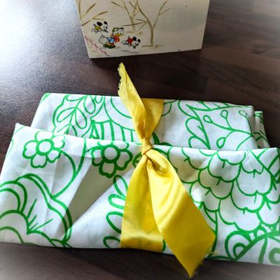 Furoshiki wit/groene bloemen 2 stuks 45x45 cm