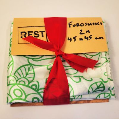 Furoshiki wit/groene bloemen 2 stuks 45x45 cm
