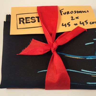 Furoshiki zwart/gekleurde strepen 2 stuks 45x45 cm
