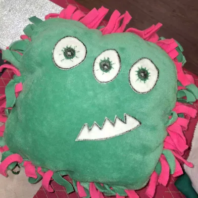 Verjaardagsfeest voor 9+: No-sew knuffelkussens maken Verjaardagsfeest voor 9+: No-sew knuffelkussens maken