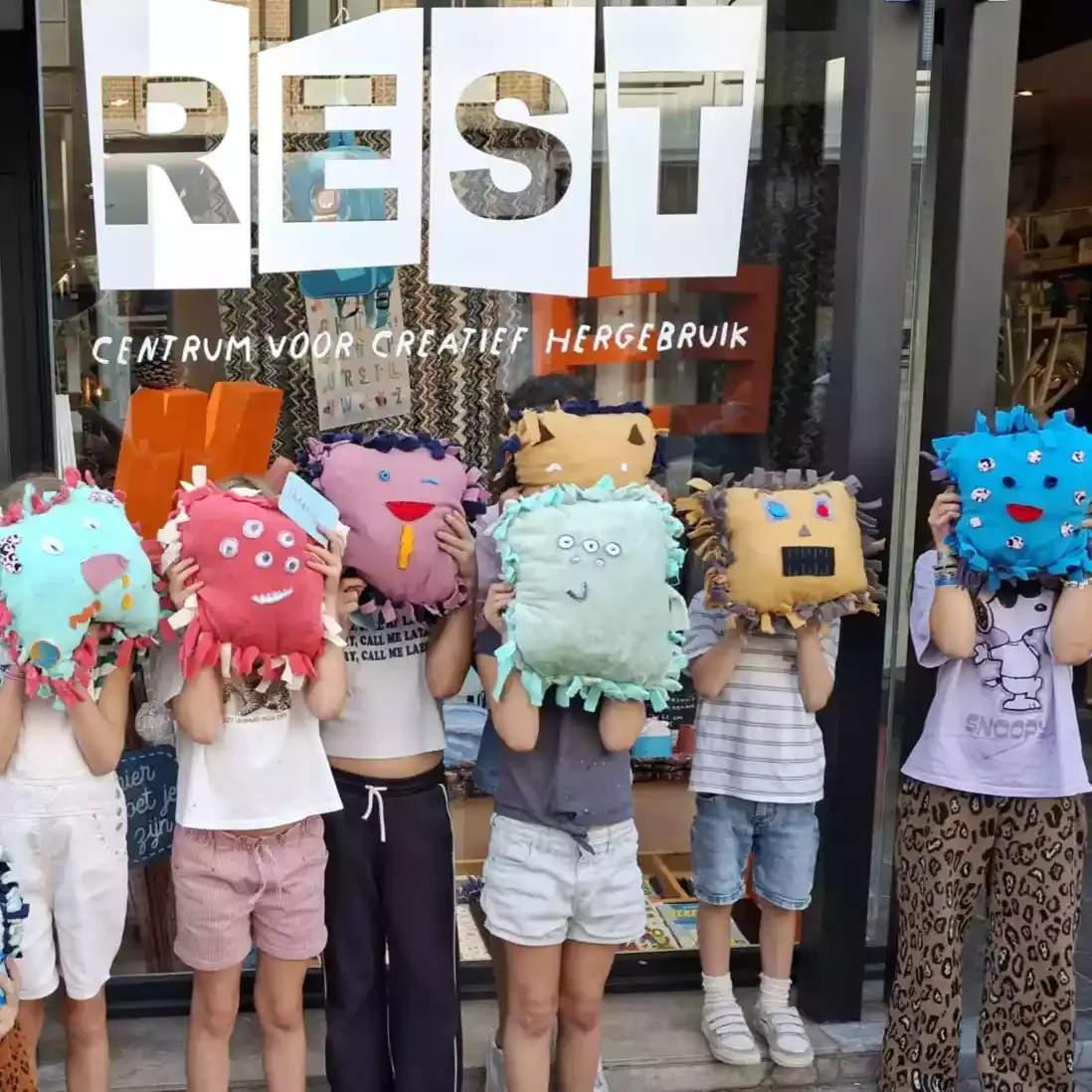 Verjaardagsfeest voor 9+: No-sew knuffelkussens maken Verjaardagsfeest voor 9+: No-sew knuffelkussens maken