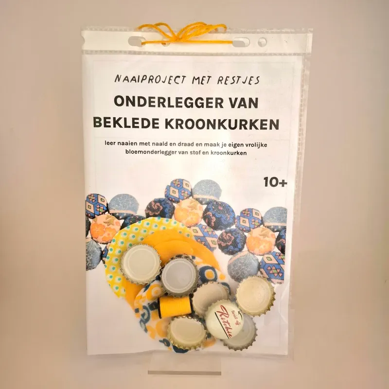 Knutselpakket vanaf 10 jaar | Onderlegger van beklede kroonkurken | Made by REST