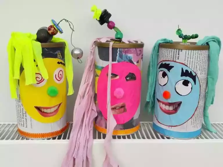 Verjaardagsfeest voor 6- tot 8-jarigen: Knotsgekke stiftenbus knutselen Verjaardagsfeest voor 6- tot 8-jarigen: Knotsgekke stiftenbus knutselen