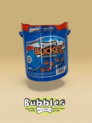 Chuckit! Bucket including 8 Ultra Balls (Medium)