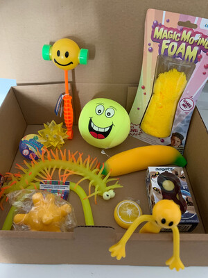 💛 Yellow Colour Matters Sensory Box 💛 💛 Yellow Colour Matters Sensory Box 💛