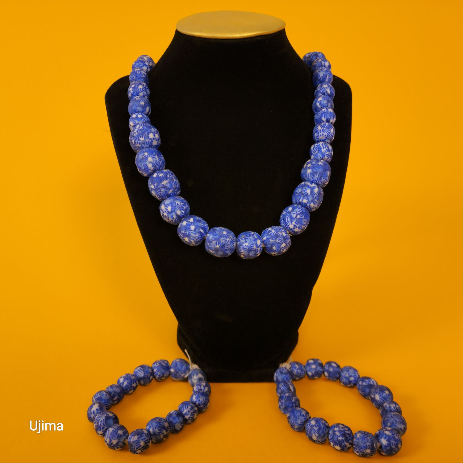 Coral Blue - Round Necklace